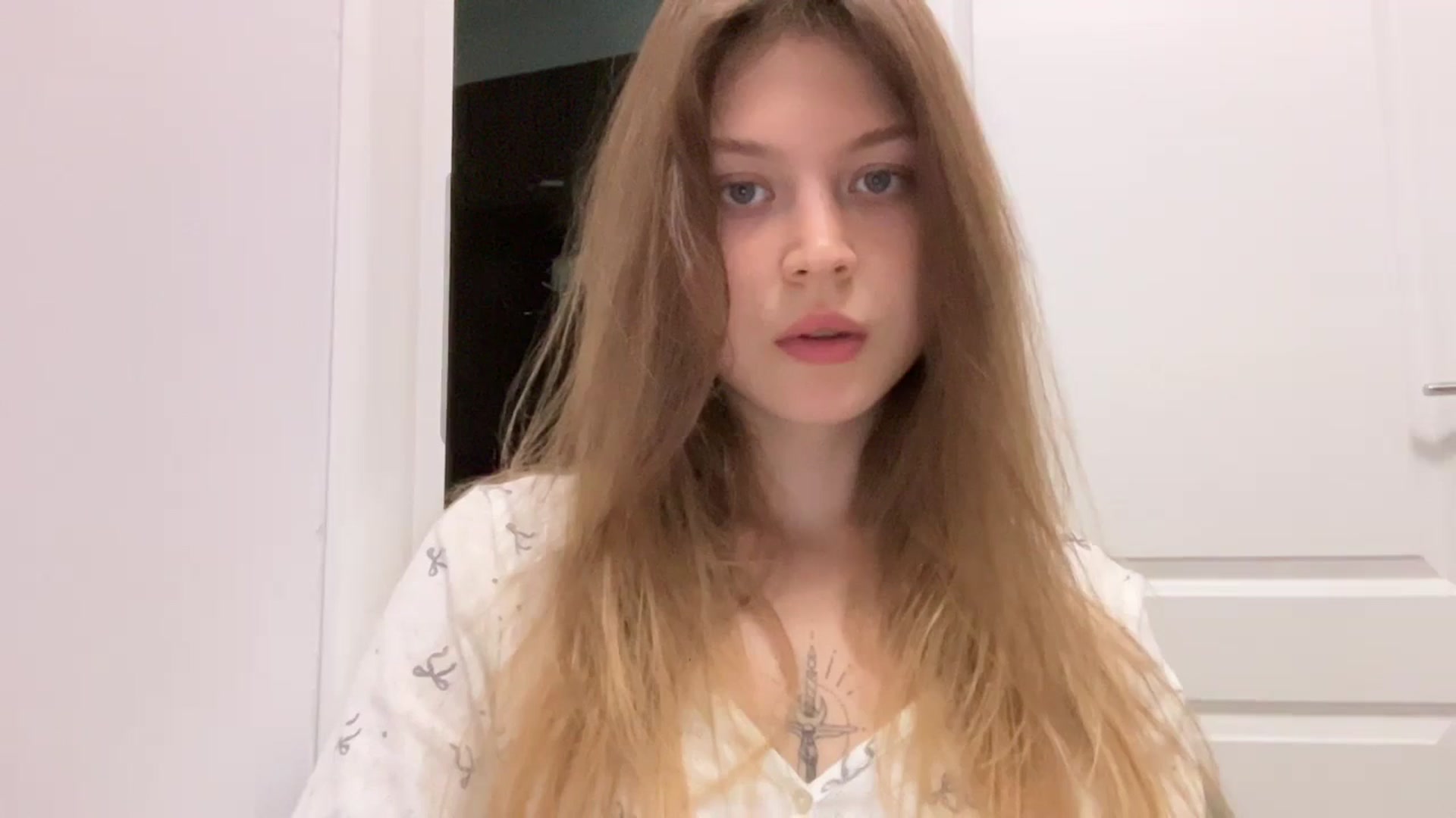 Gallery image thumbnail from Coconut_dream's myfreecams stream on, 08/01/2024, 10:25 image 1 of 20