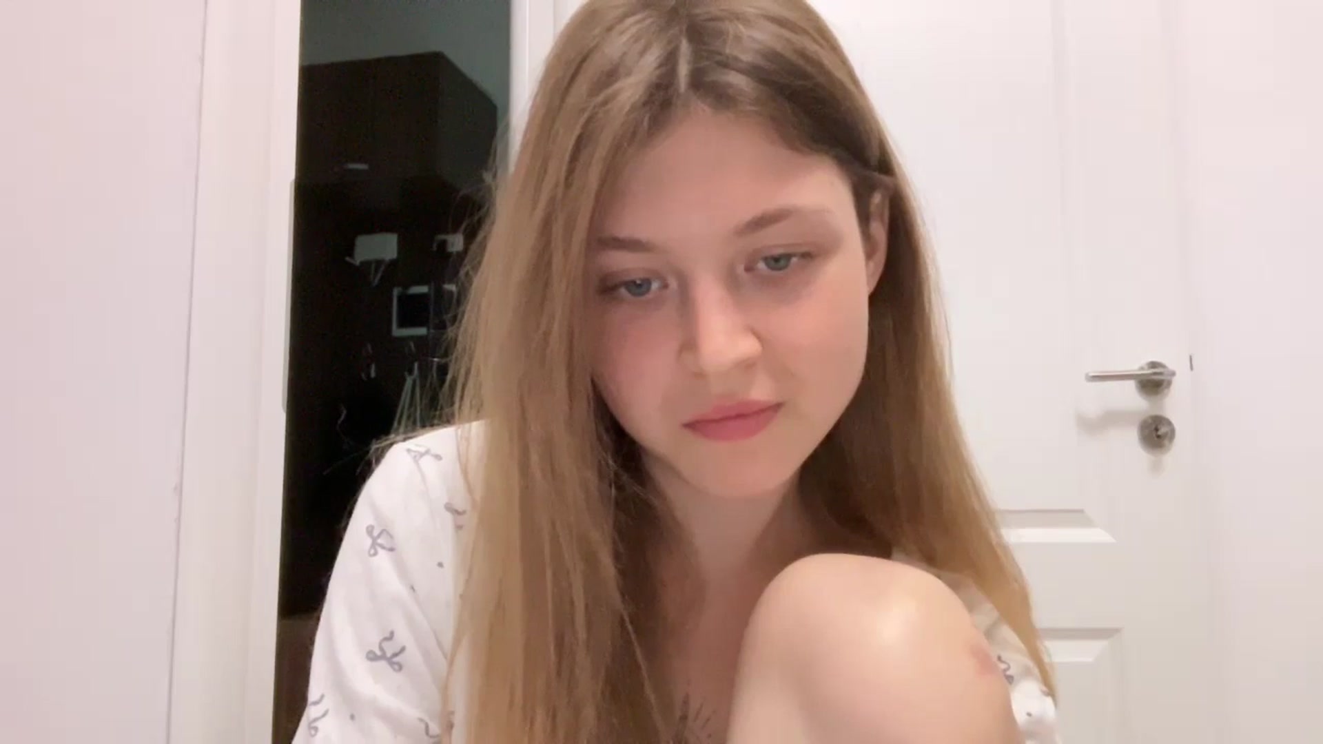 Gallery image thumbnail from Coconut_dream's myfreecams stream on, 08/01/2024, 10:25 image 14 of 20
