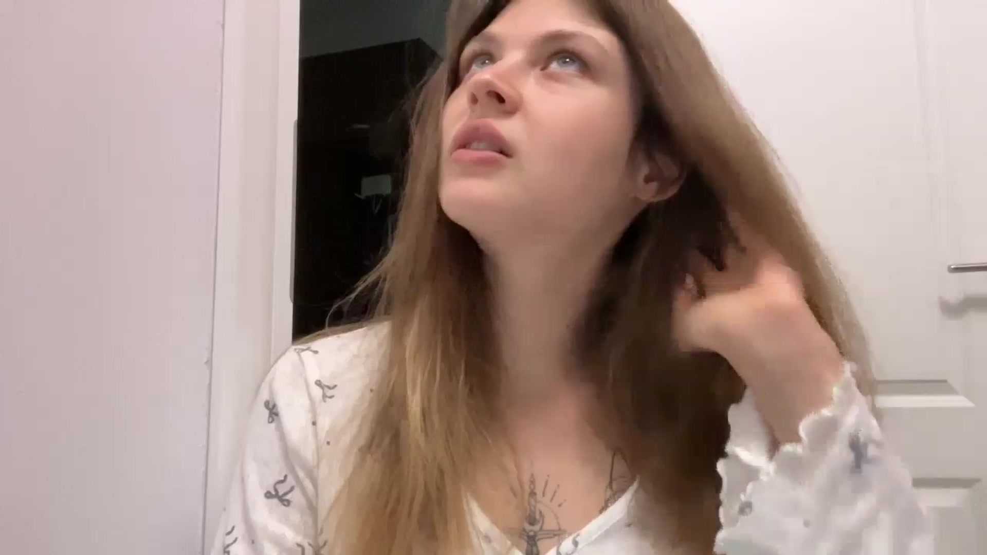 Gallery image thumbnail from Coconut_dream's myfreecams stream on, 08/01/2024, 10:25 image 3 of 20