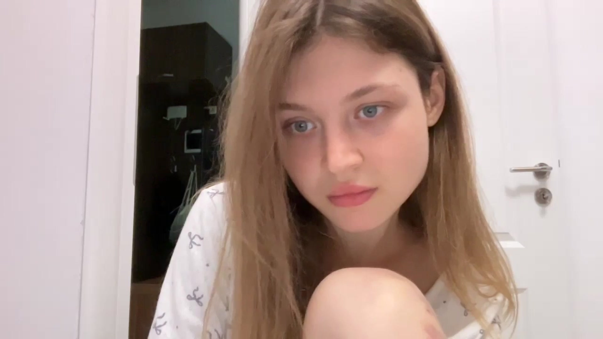 Gallery image thumbnail from Coconut_dream's myfreecams stream on, 08/01/2024, 10:25 image 12 of 20