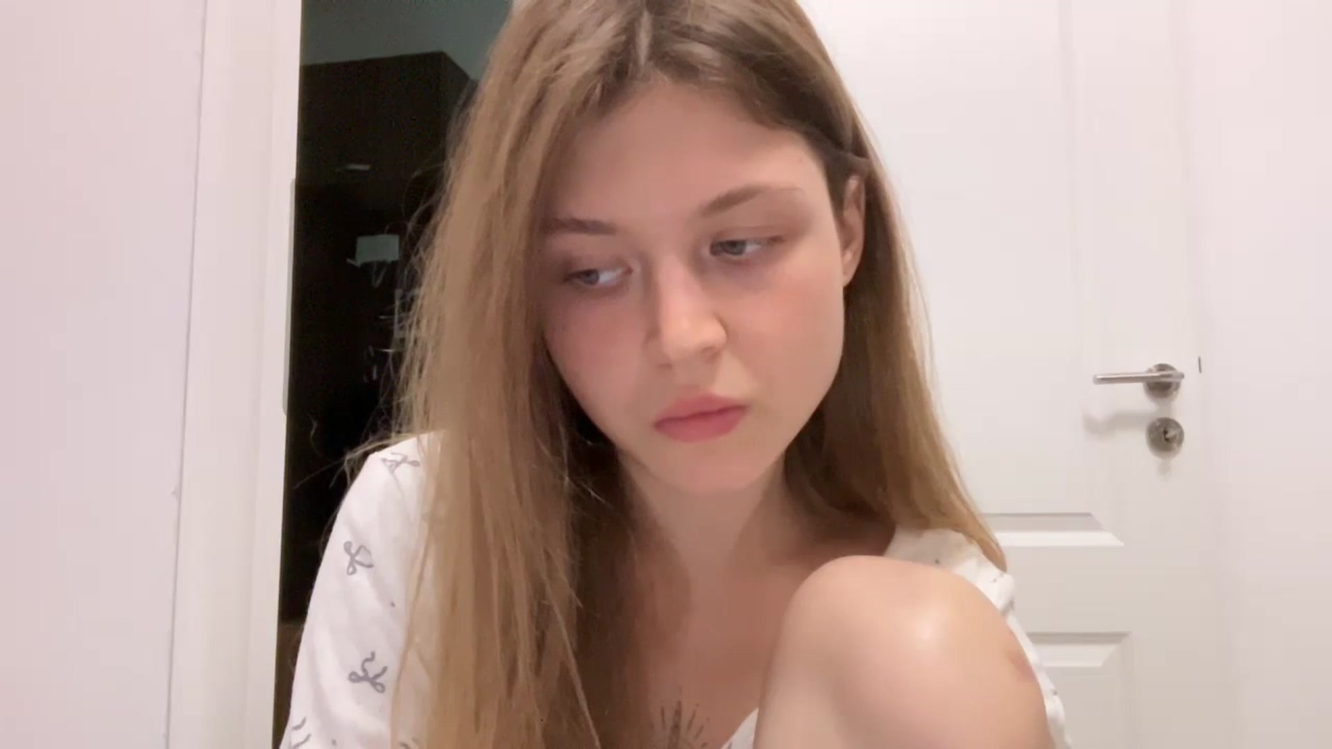 Gallery image thumbnail from Coconut_dream's myfreecams stream on, 08/01/2024, 10:25 image 13 of 20