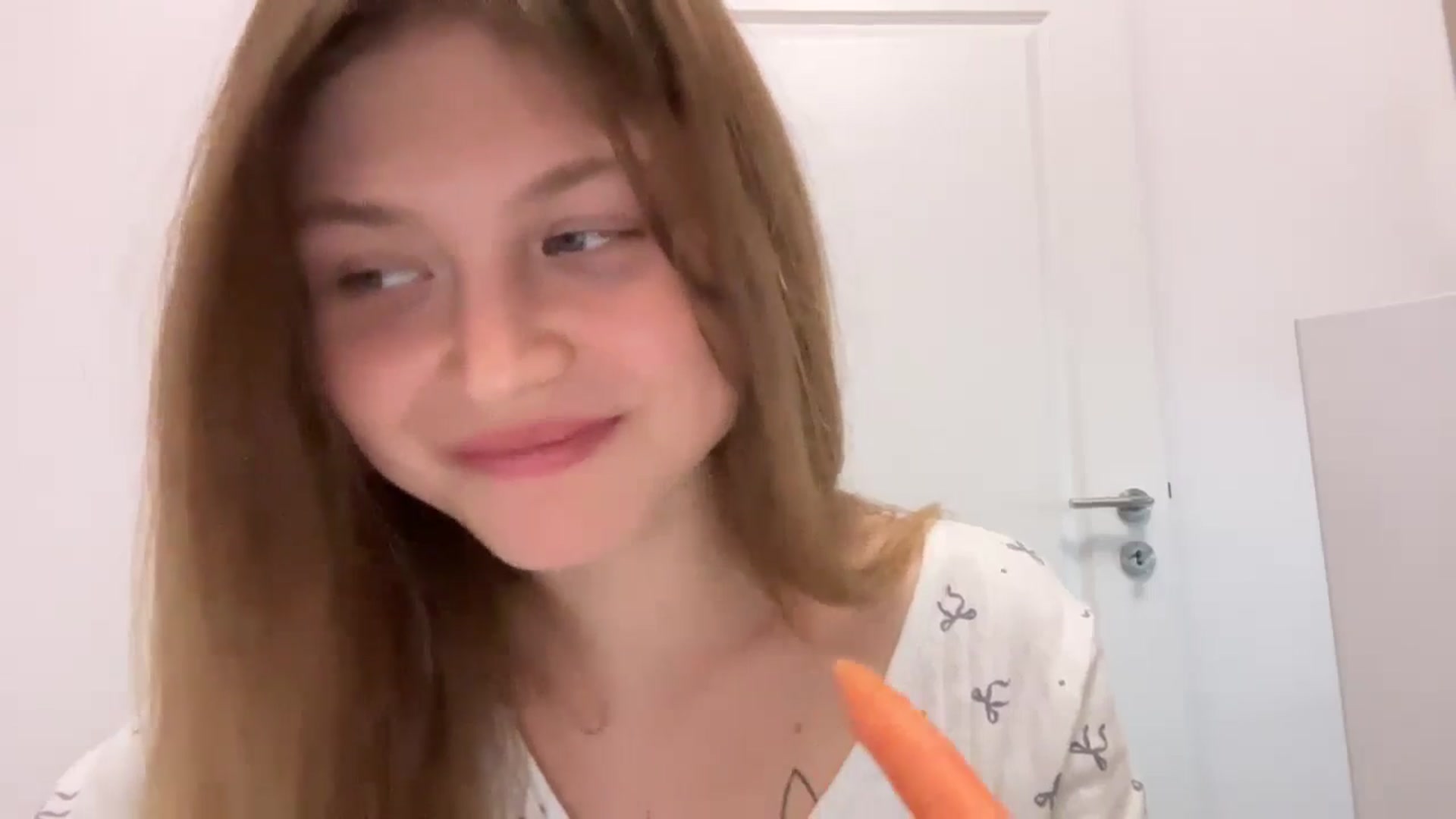 Gallery image thumbnail from Coconut_dream's myfreecams stream on, 08/01/2024, 11:31 image 16 of 20