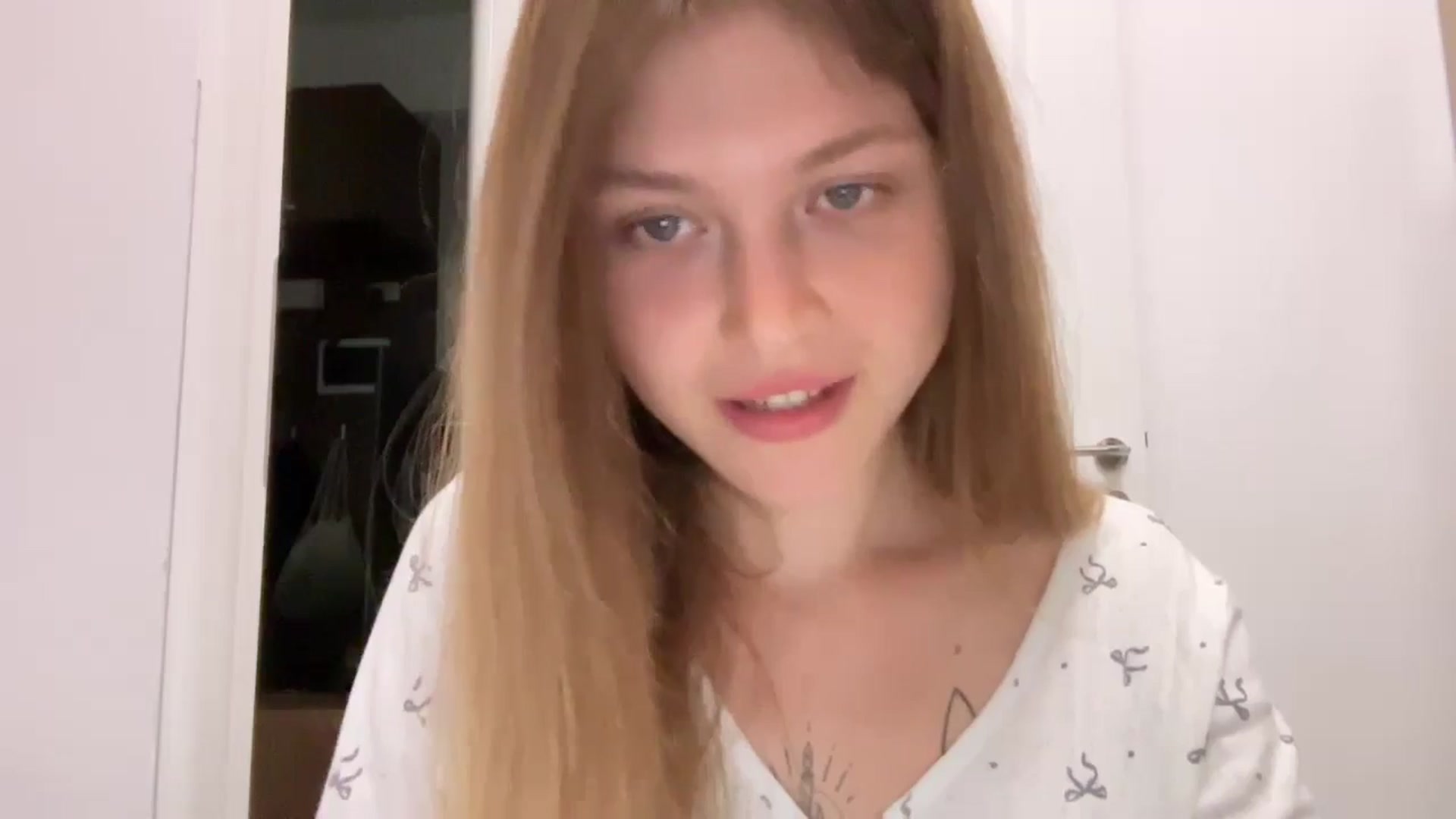Gallery image thumbnail from Coconut_dream's myfreecams stream on, 08/01/2024, 11:31 image 10 of 20