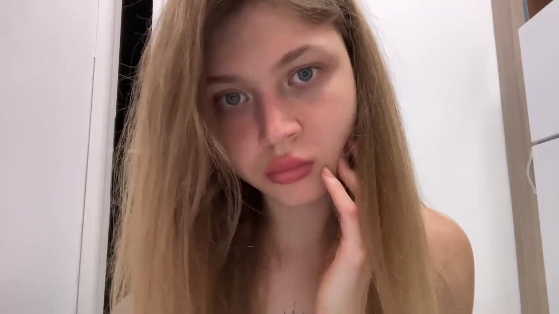 Gallery image thumbnail from Coconut_dream's myfreecams stream on, 08/01/2024, 21:09 image 5 of 20