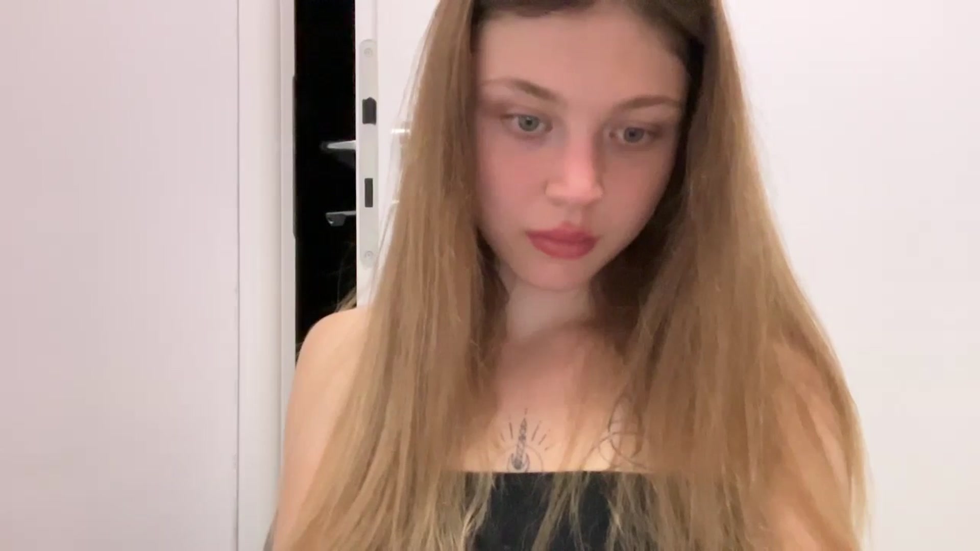 Gallery image thumbnail from Coconut_dream's myfreecams stream on, 08/01/2024, 21:09 image 9 of 20