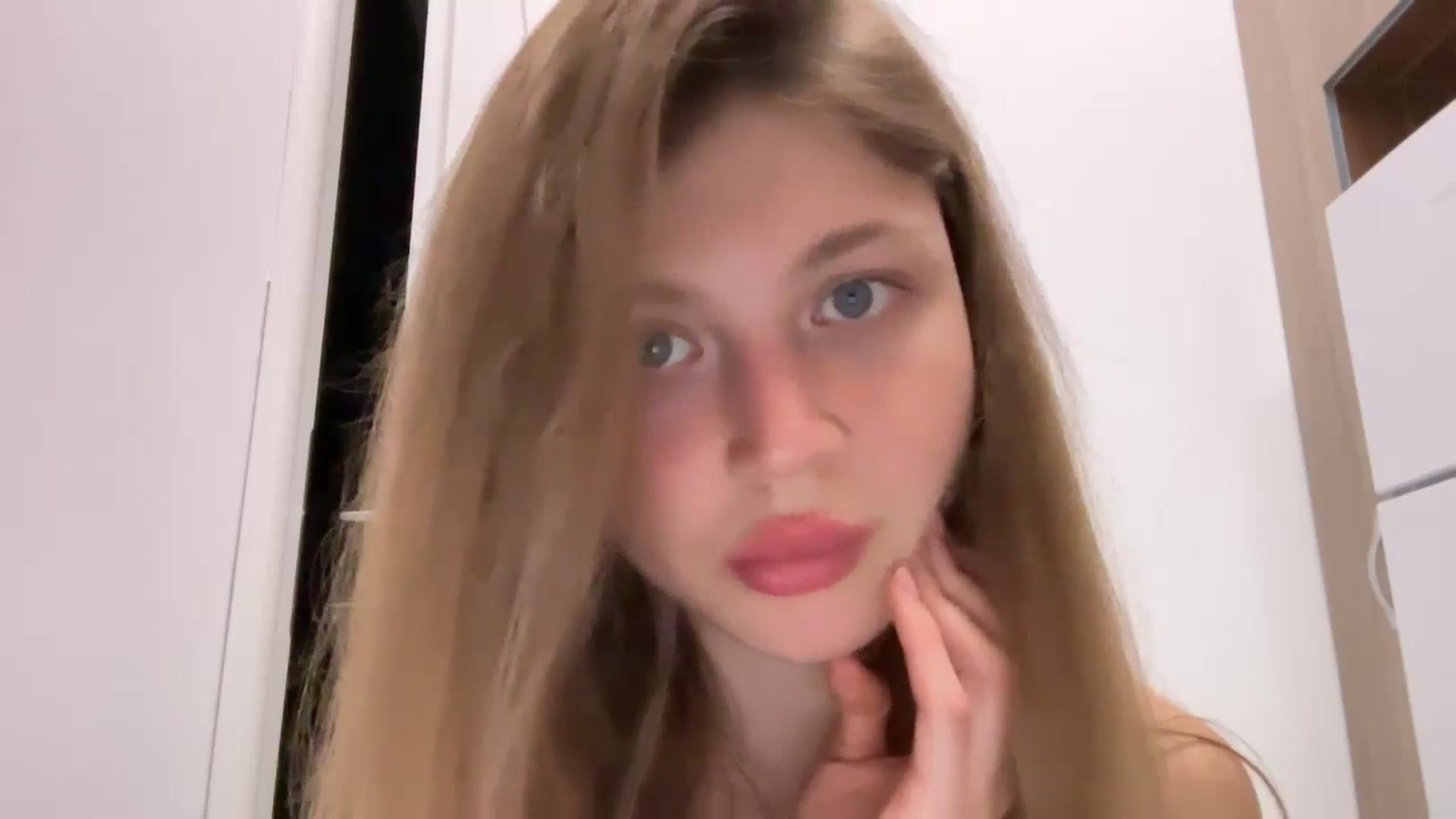 Gallery image thumbnail from Coconut_dream's myfreecams stream on, 08/01/2024, 21:09 image 6 of 20