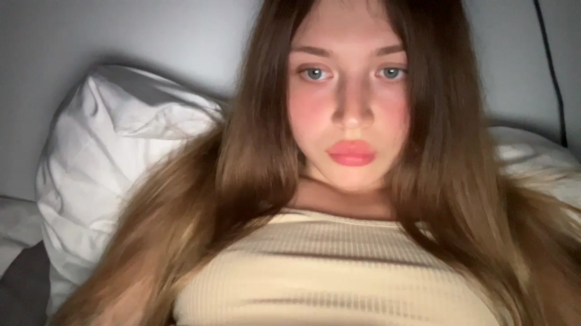 Gallery image thumbnail from Coconut_dream's myfreecams stream on, 08/03/2024, 18:51 image 17 of 20