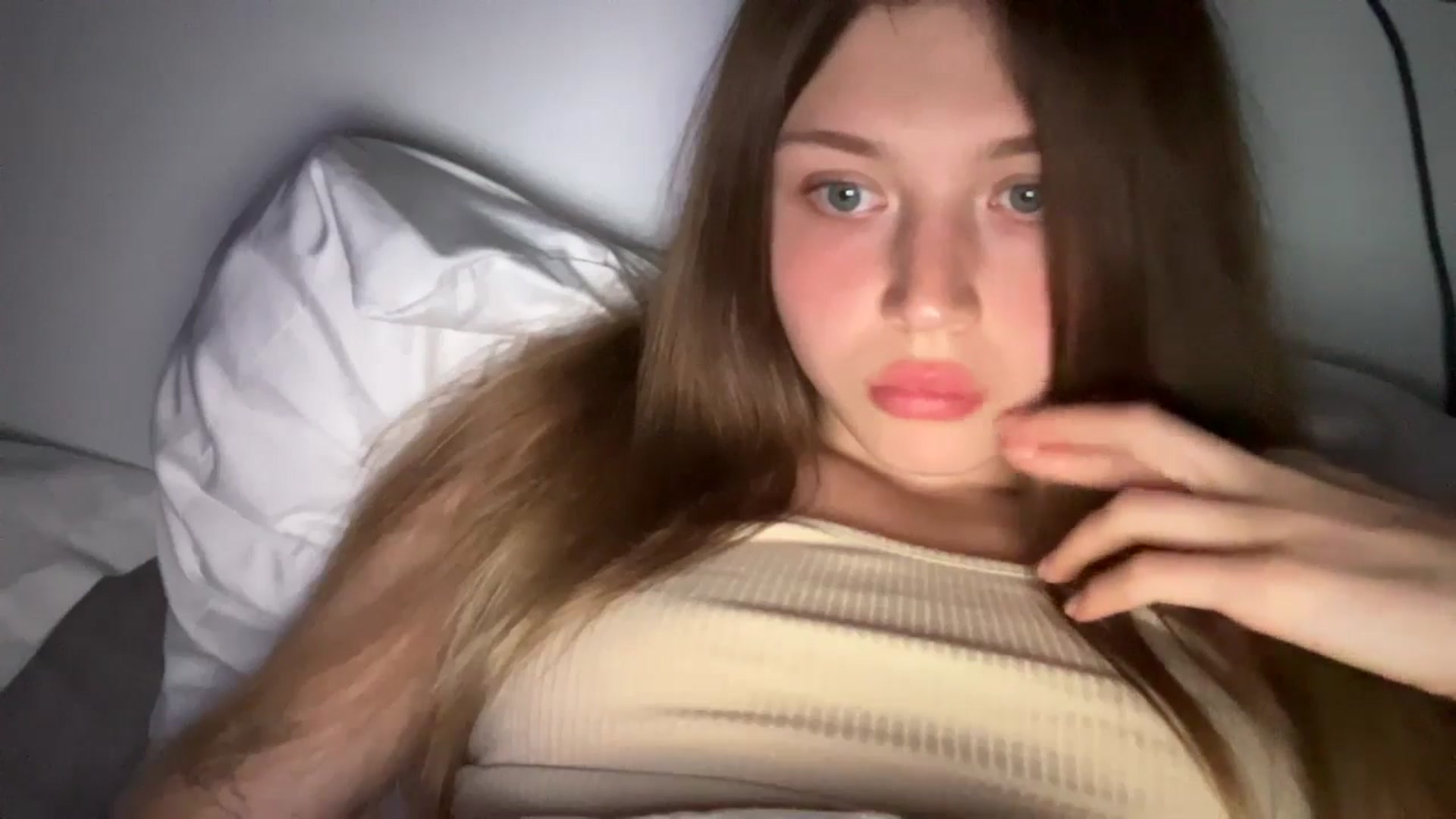 Gallery image thumbnail from Coconut_dream's myfreecams stream on, 08/03/2024, 18:51 image 19 of 20