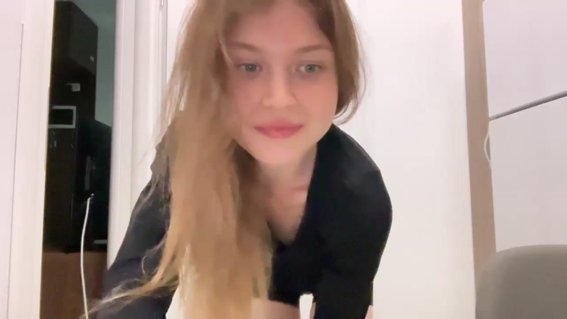 Gallery image thumbnail from Coconut_dream's myfreecams stream on, 08/04/2024, 17:32 image 2 of 20