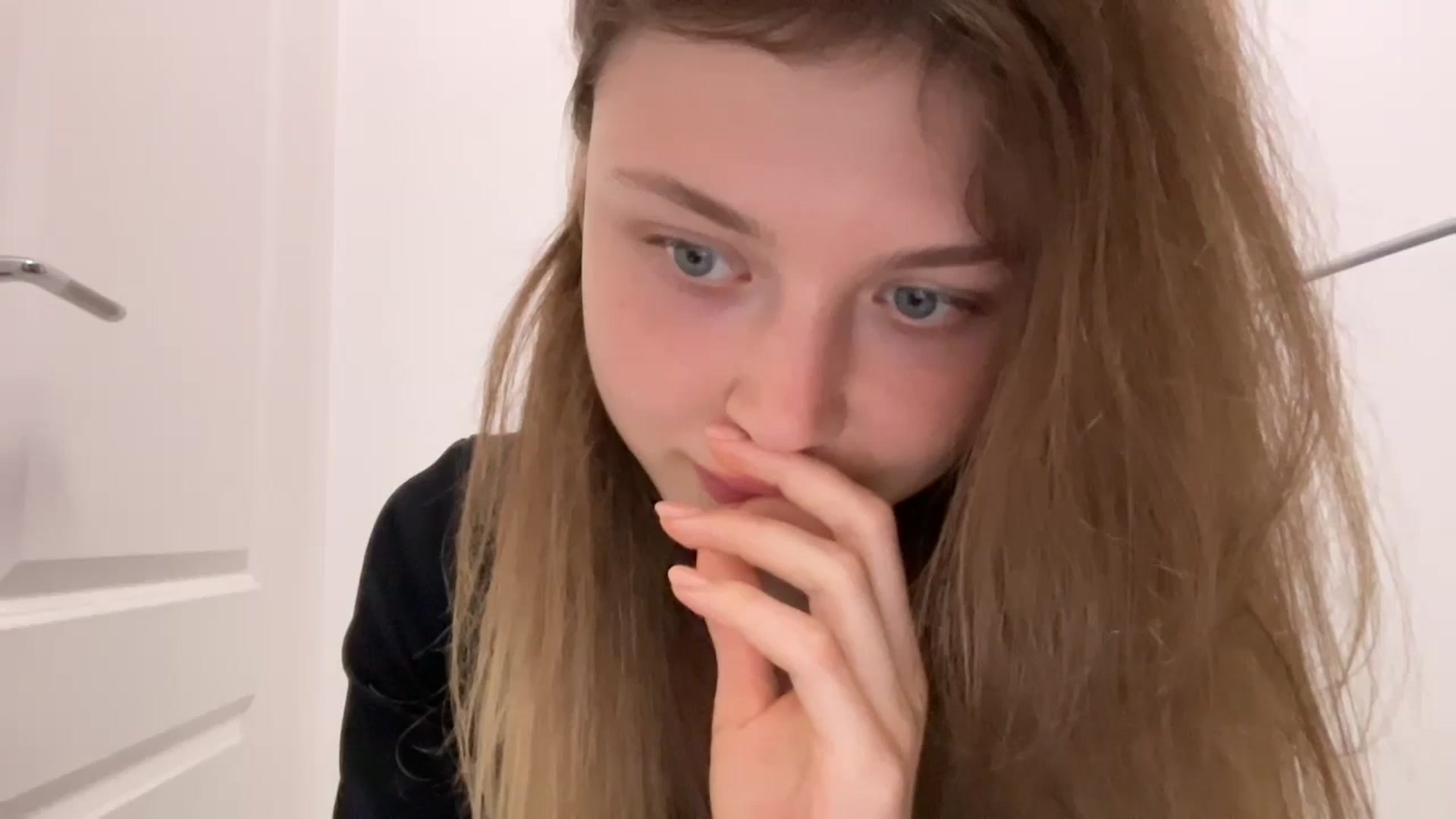Gallery image thumbnail from Coconut_dream's myfreecams stream on, 08/04/2024, 19:40 image 17 of 20