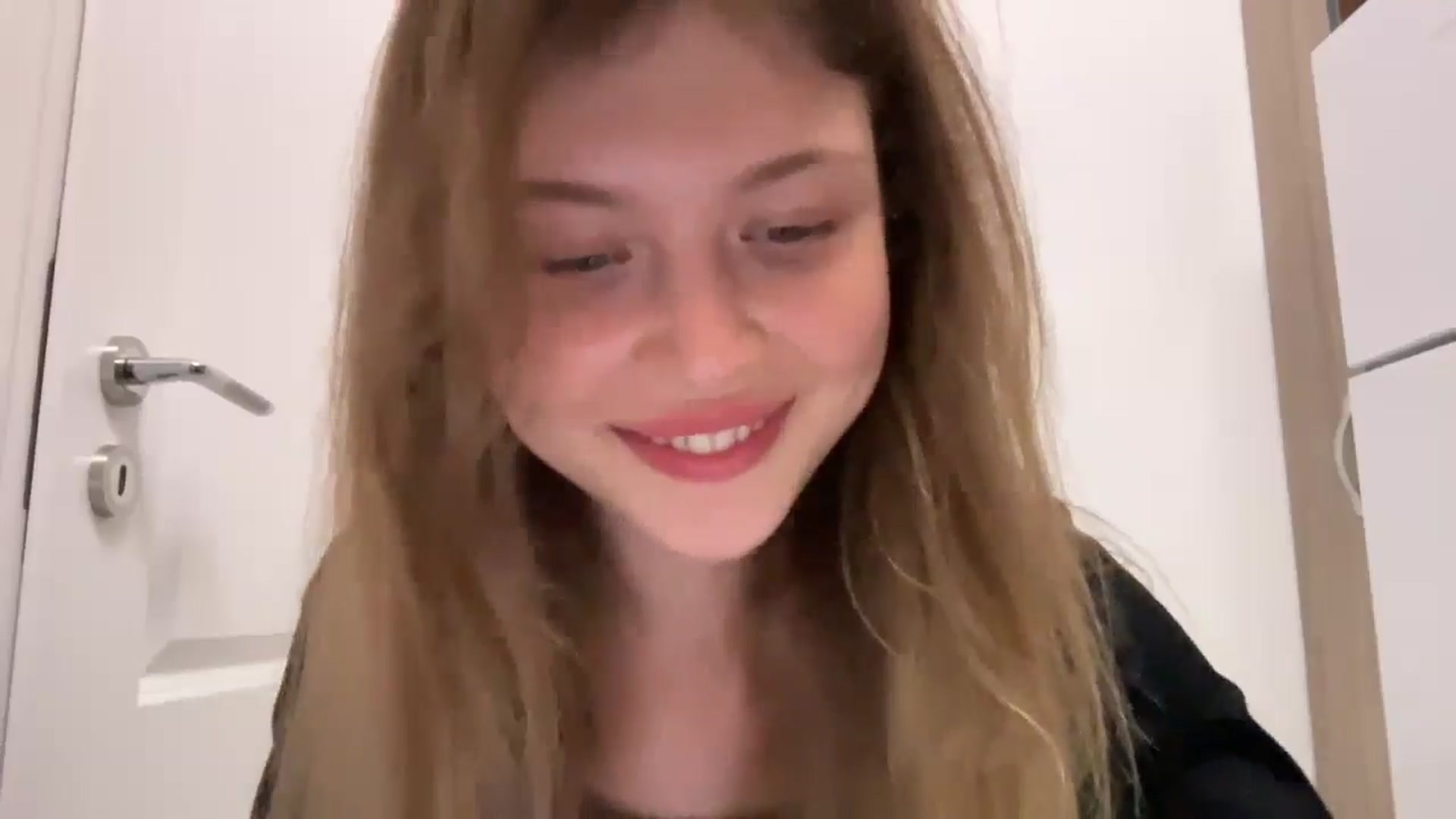 Gallery image thumbnail from Coconut_dream's myfreecams stream on, 08/04/2024, 19:40 image 8 of 20