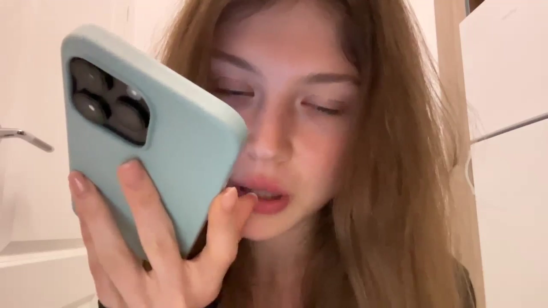 Gallery image thumbnail from Coconut_dream's myfreecams stream on, 08/04/2024, 19:40 image 13 of 20
