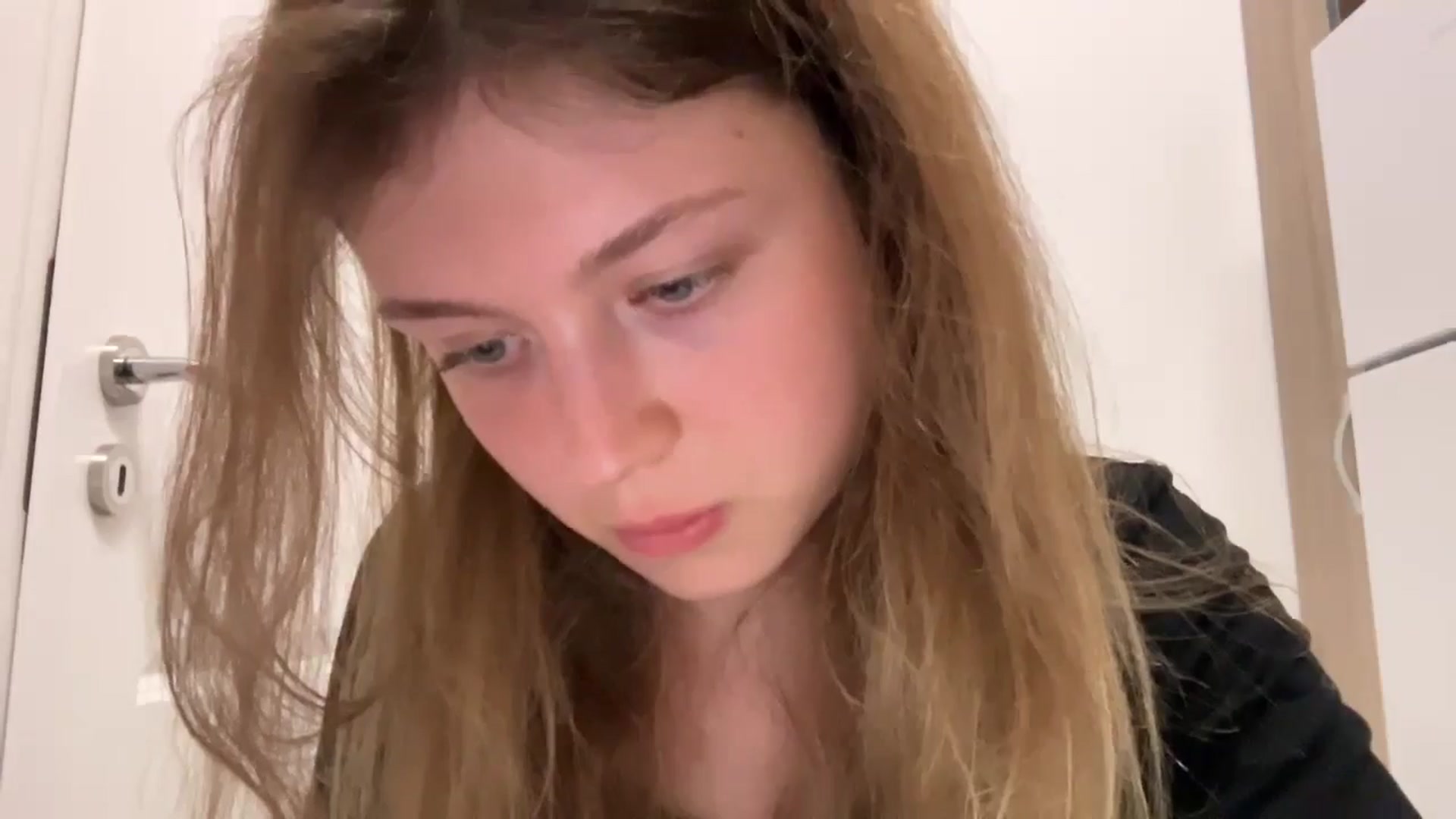 Gallery image thumbnail from Coconut_dream's myfreecams stream on, 08/04/2024, 19:40 image 9 of 20