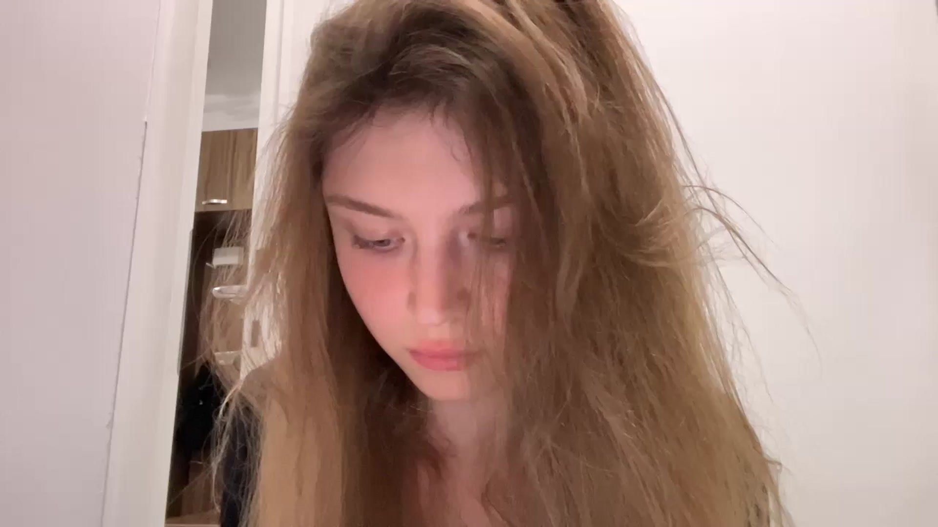 Gallery image thumbnail from Coconut_dream's myfreecams stream on, 08/04/2024, 19:40 image 1 of 20
