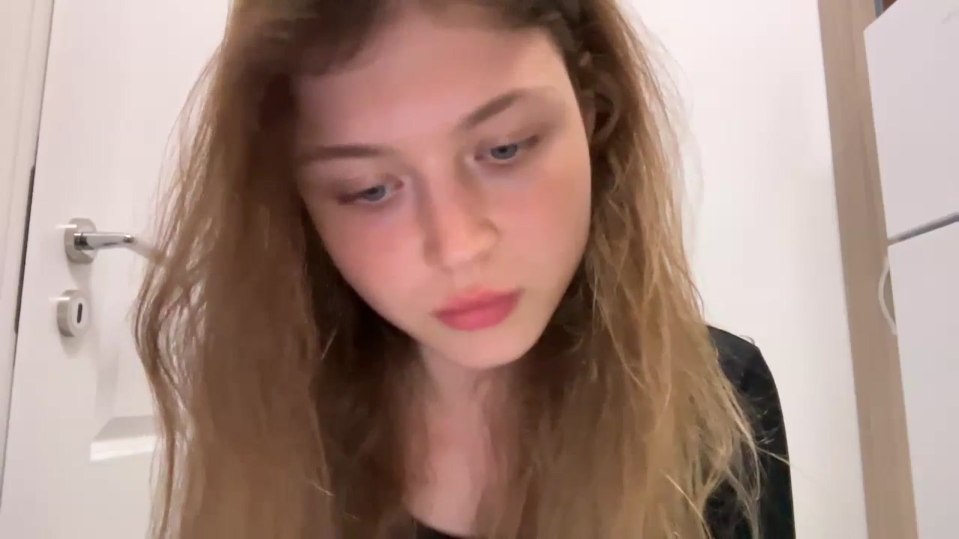 Gallery image thumbnail from Coconut_dream's myfreecams stream on, 08/04/2024, 19:40 image 4 of 20