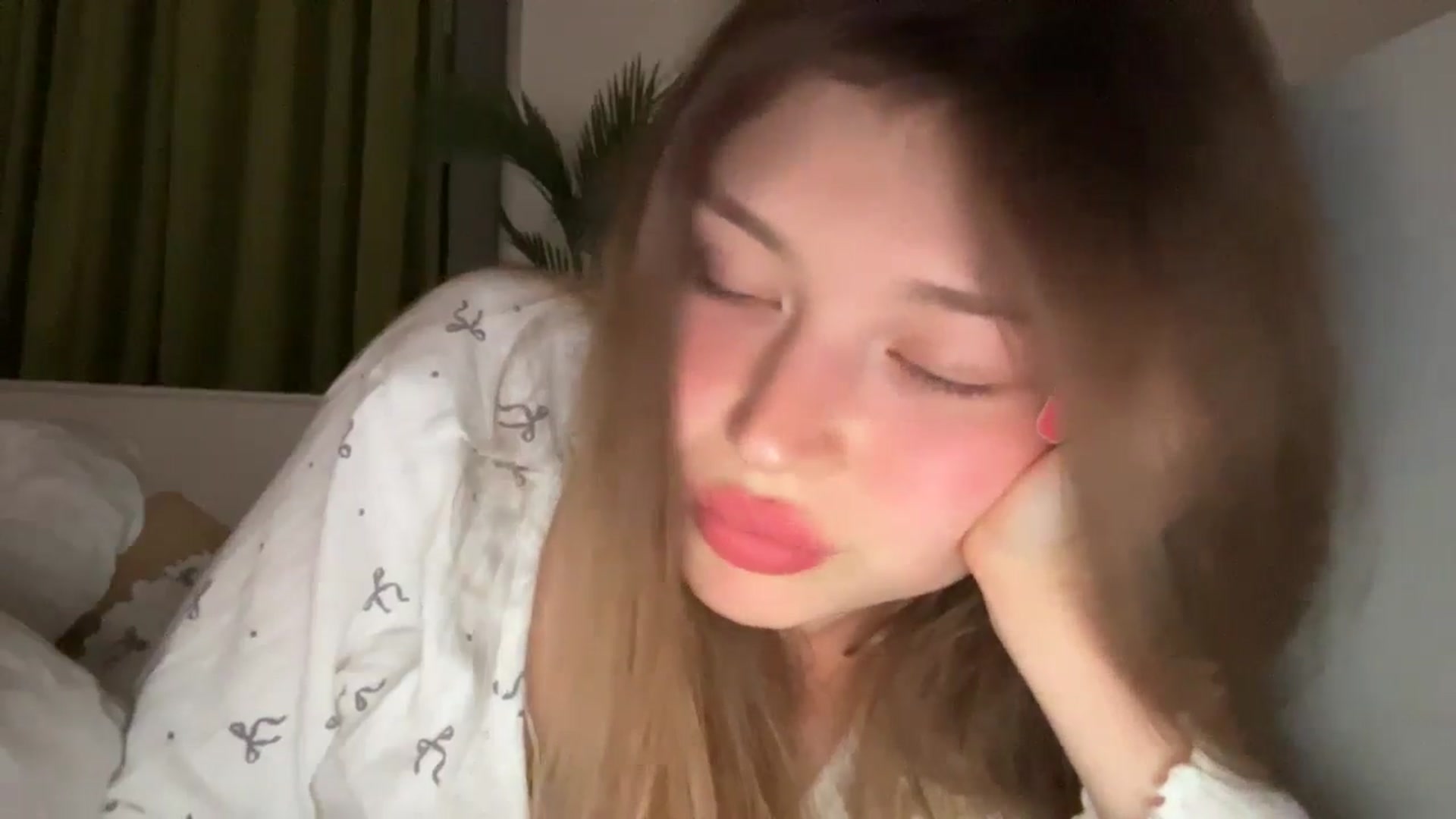 Gallery image thumbnail from Coconut_dream's myfreecams stream on, 08/05/2024, 19:55 image 10 of 20