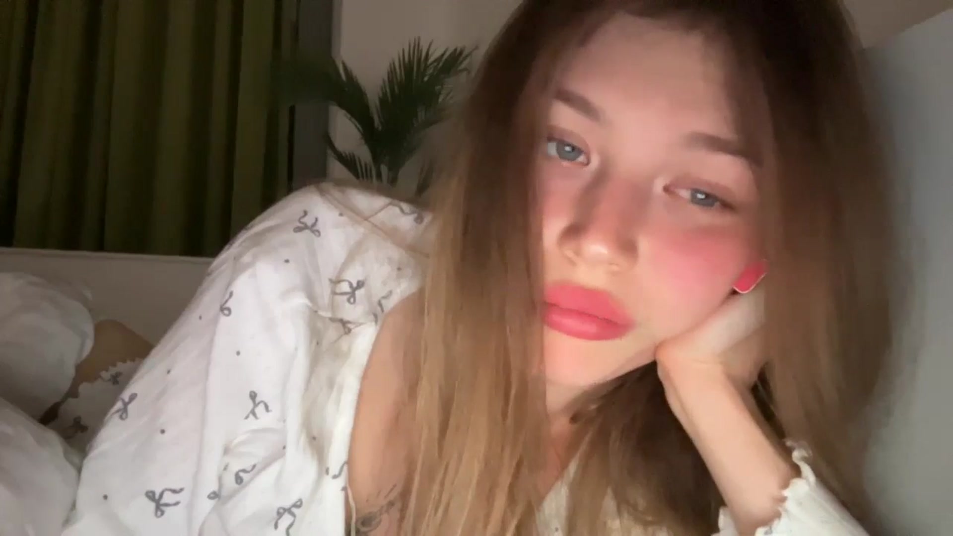 Gallery image thumbnail from Coconut_dream's myfreecams stream on, 08/05/2024, 19:55 image 13 of 20