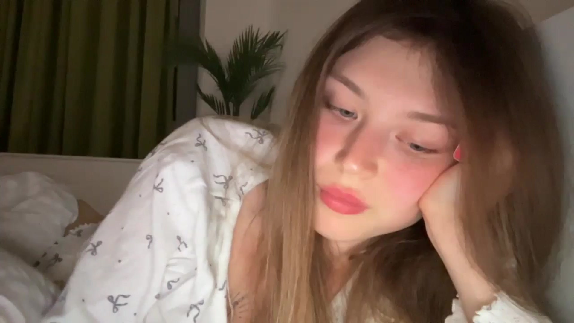 Gallery image thumbnail from Coconut_dream's myfreecams stream on, 08/05/2024, 19:55 image 18 of 20