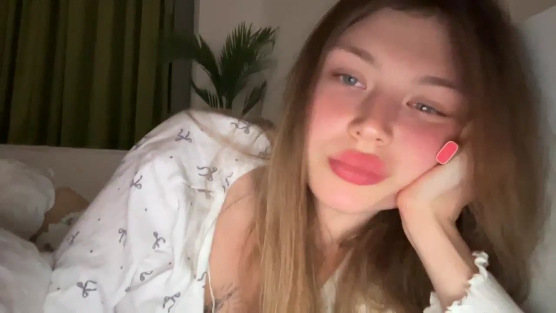 Gallery image thumbnail from Coconut_dream's myfreecams stream on, 08/05/2024, 19:55 image 16 of 20
