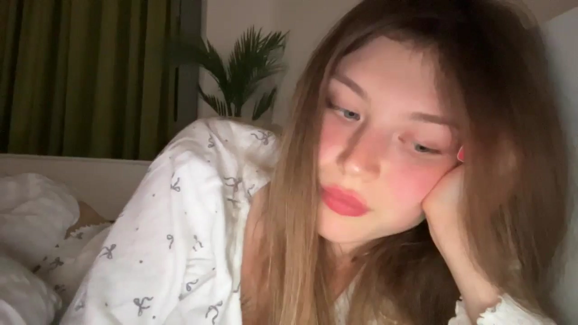Gallery image thumbnail from Coconut_dream's myfreecams stream on, 08/05/2024, 19:55 image 19 of 20