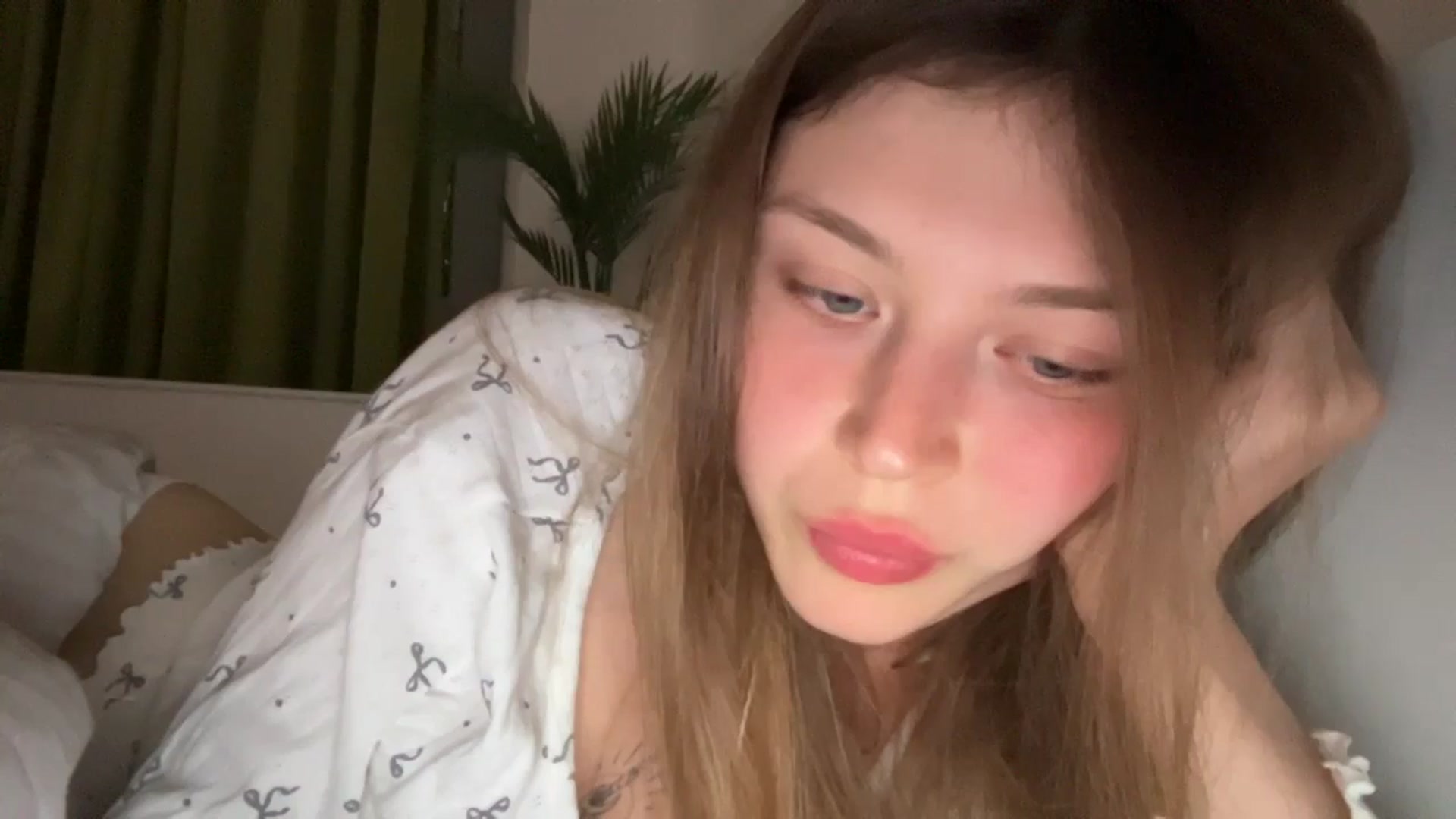 Gallery image thumbnail from Coconut_dream's myfreecams stream on, 08/05/2024, 20:17 image 4 of 20