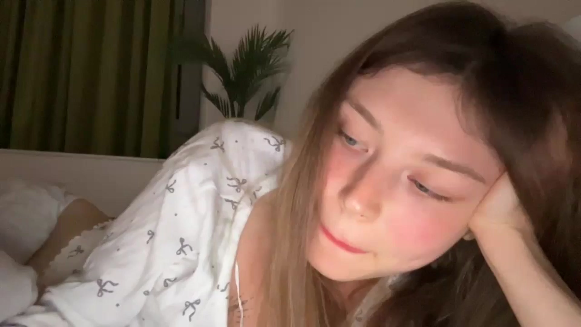 Gallery image thumbnail from Coconut_dream's myfreecams stream on, 08/05/2024, 20:17 image 14 of 20