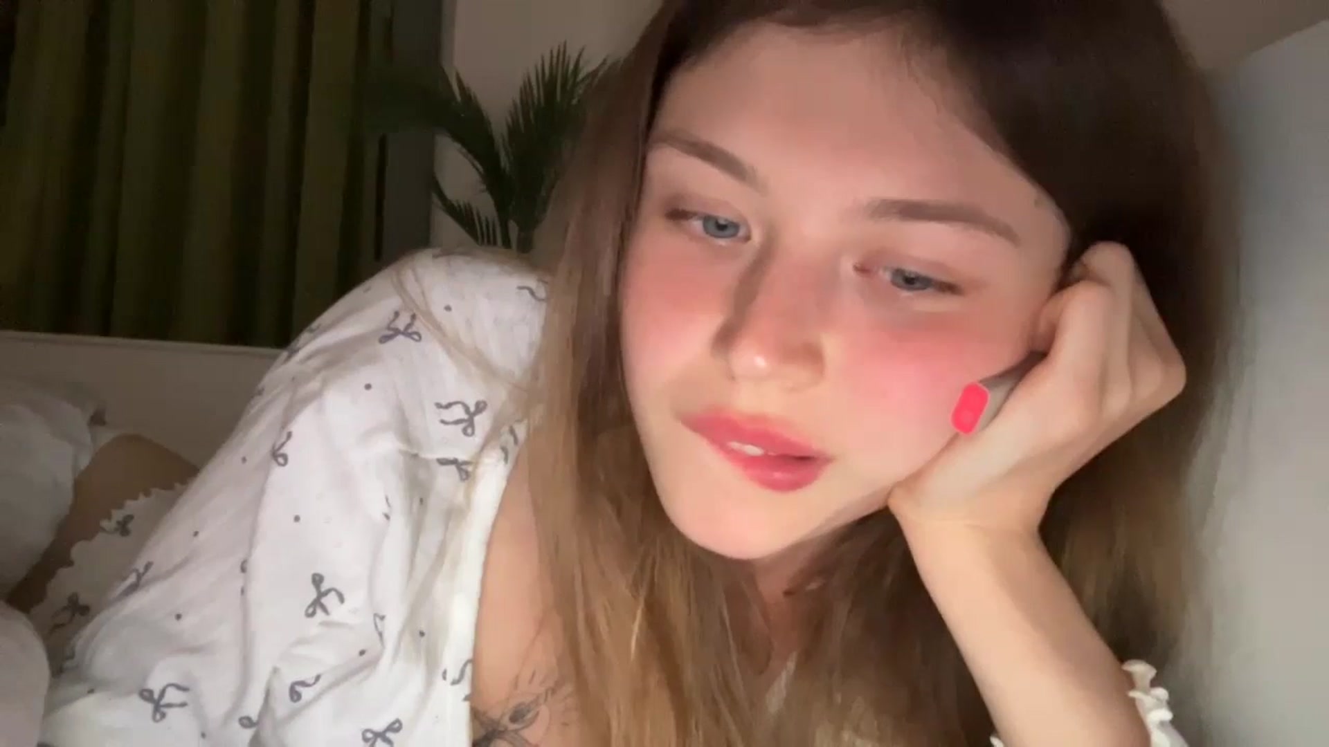 Gallery image thumbnail from Coconut_dream's myfreecams stream on, 08/05/2024, 20:17 image 2 of 20