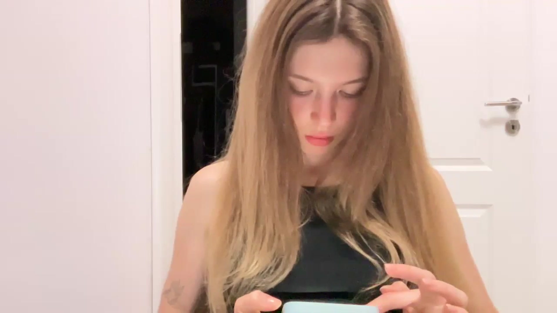 Gallery image thumbnail from Coconut_dream's myfreecams stream on, 08/06/2024, 18:20 image 3 of 20