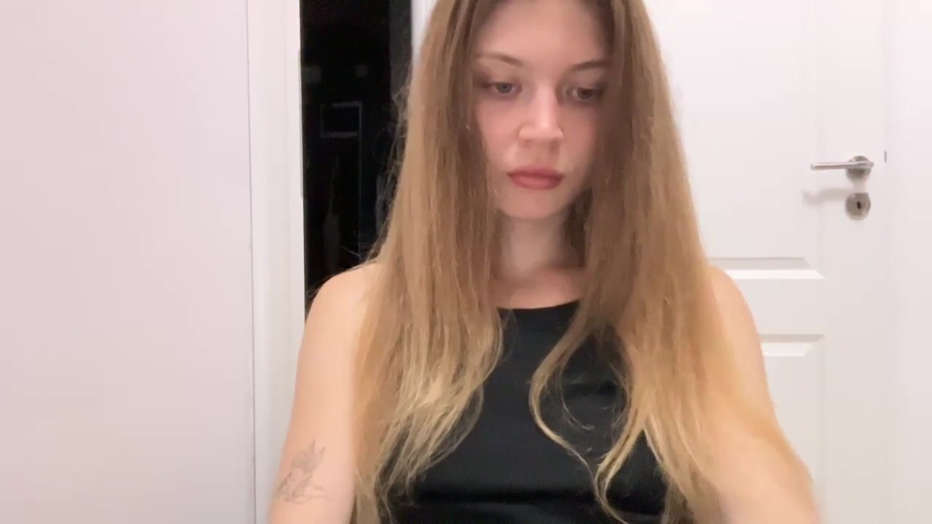 Gallery image thumbnail from Coconut_dream's myfreecams stream on, 08/06/2024, 18:20 image 2 of 20