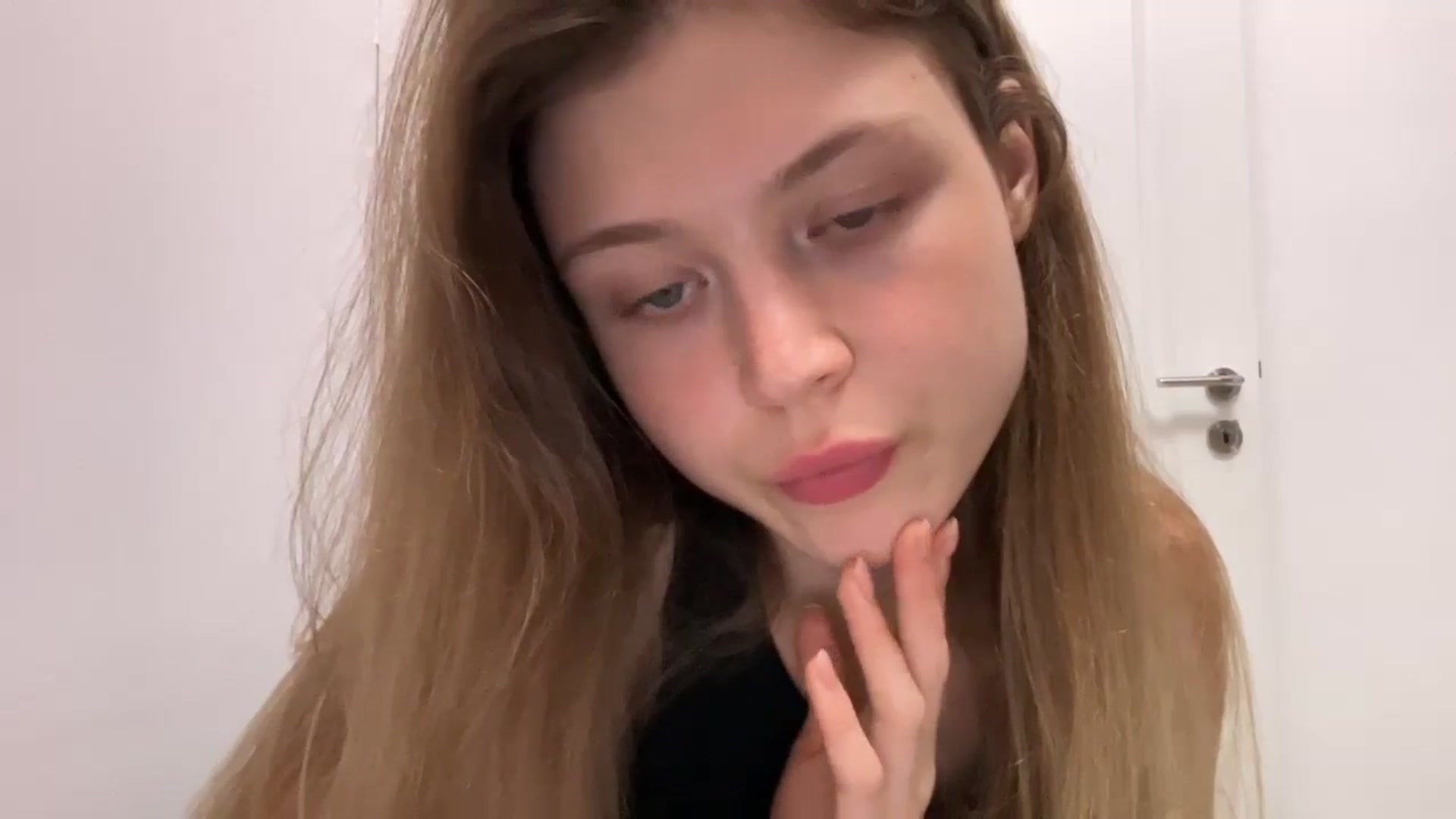 Gallery image thumbnail from Coconut_dream's myfreecams stream on, 08/06/2024, 20:01 image 18 of 20