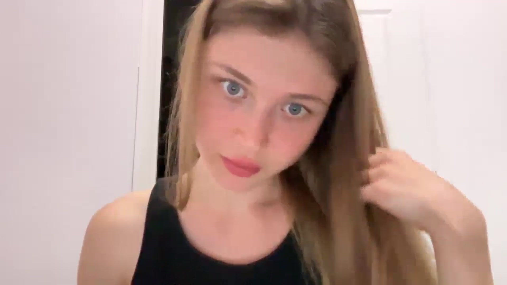 Gallery image thumbnail from Coconut_dream's myfreecams stream on, 08/06/2024, 20:01 image 15 of 20
