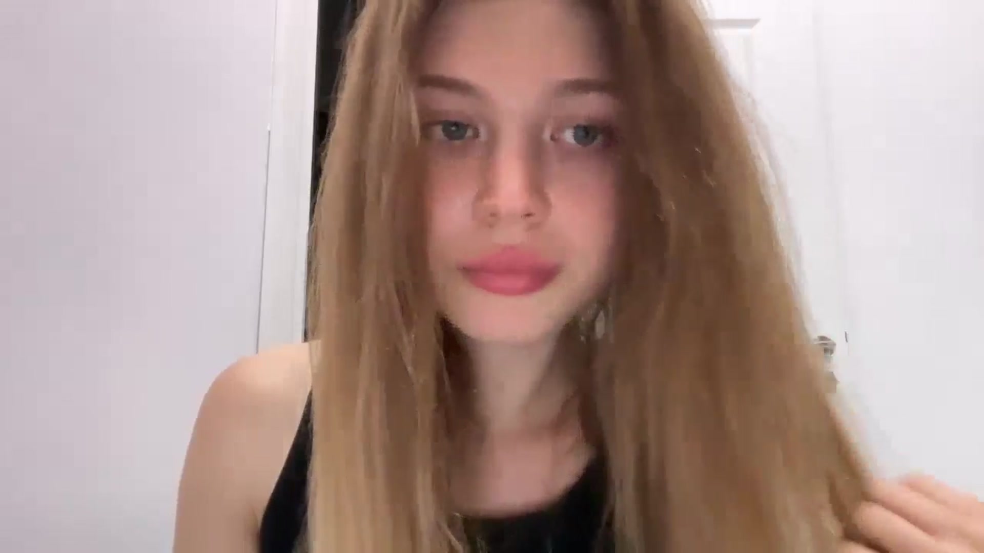 Gallery image thumbnail from Coconut_dream's myfreecams stream on, 08/06/2024, 20:01 image 7 of 20