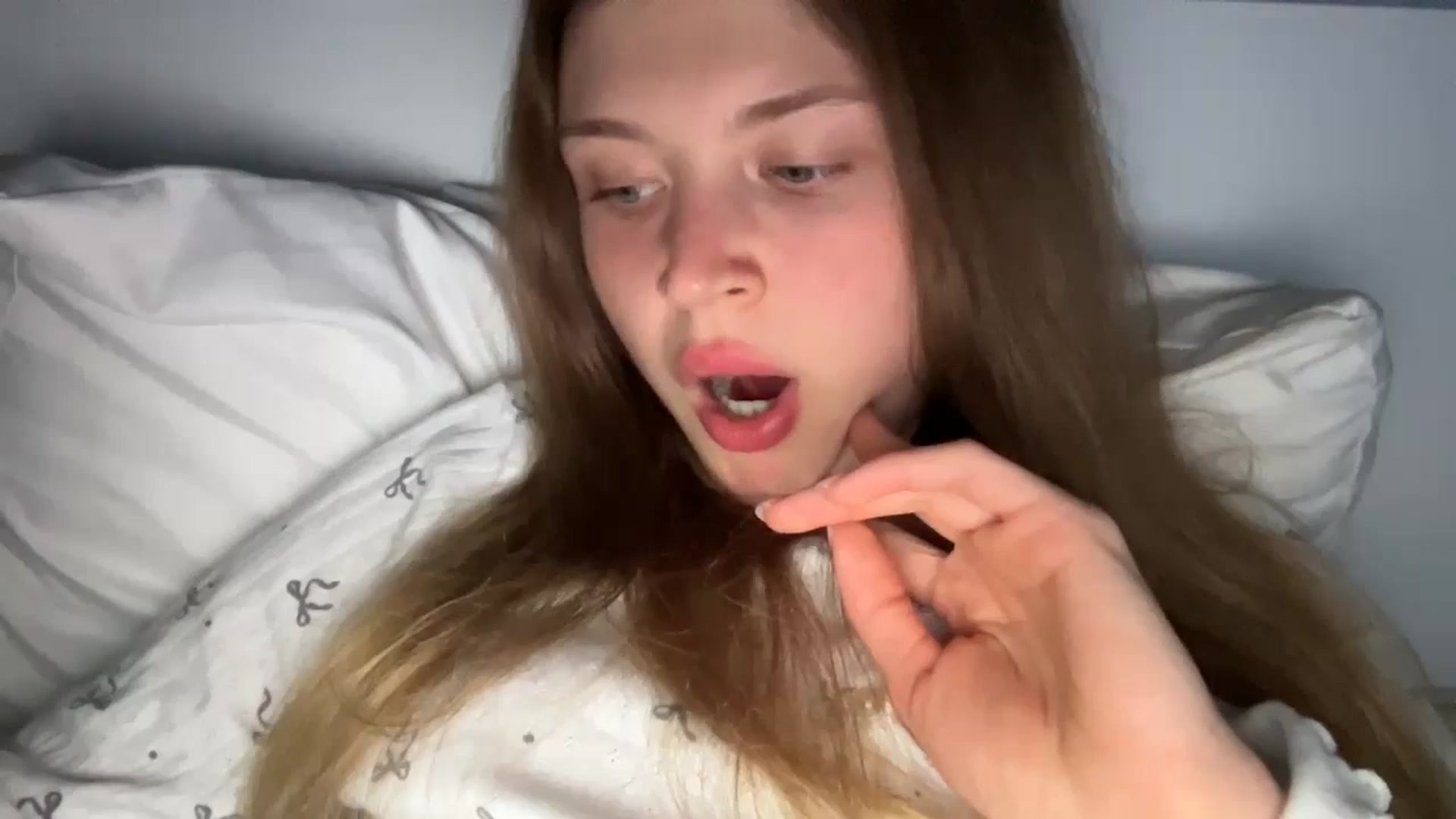 Gallery image thumbnail from Coconut_dream's myfreecams stream on, 08/06/2024, 22:00 image 18 of 20