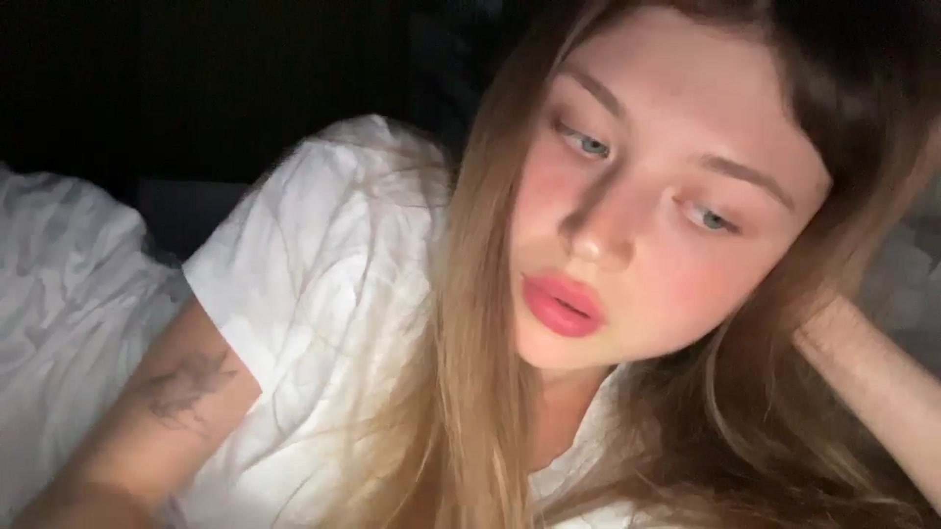 Gallery image thumbnail from Coconut_dream's myfreecams stream on, 08/07/2024, 20:52 image 19 of 20