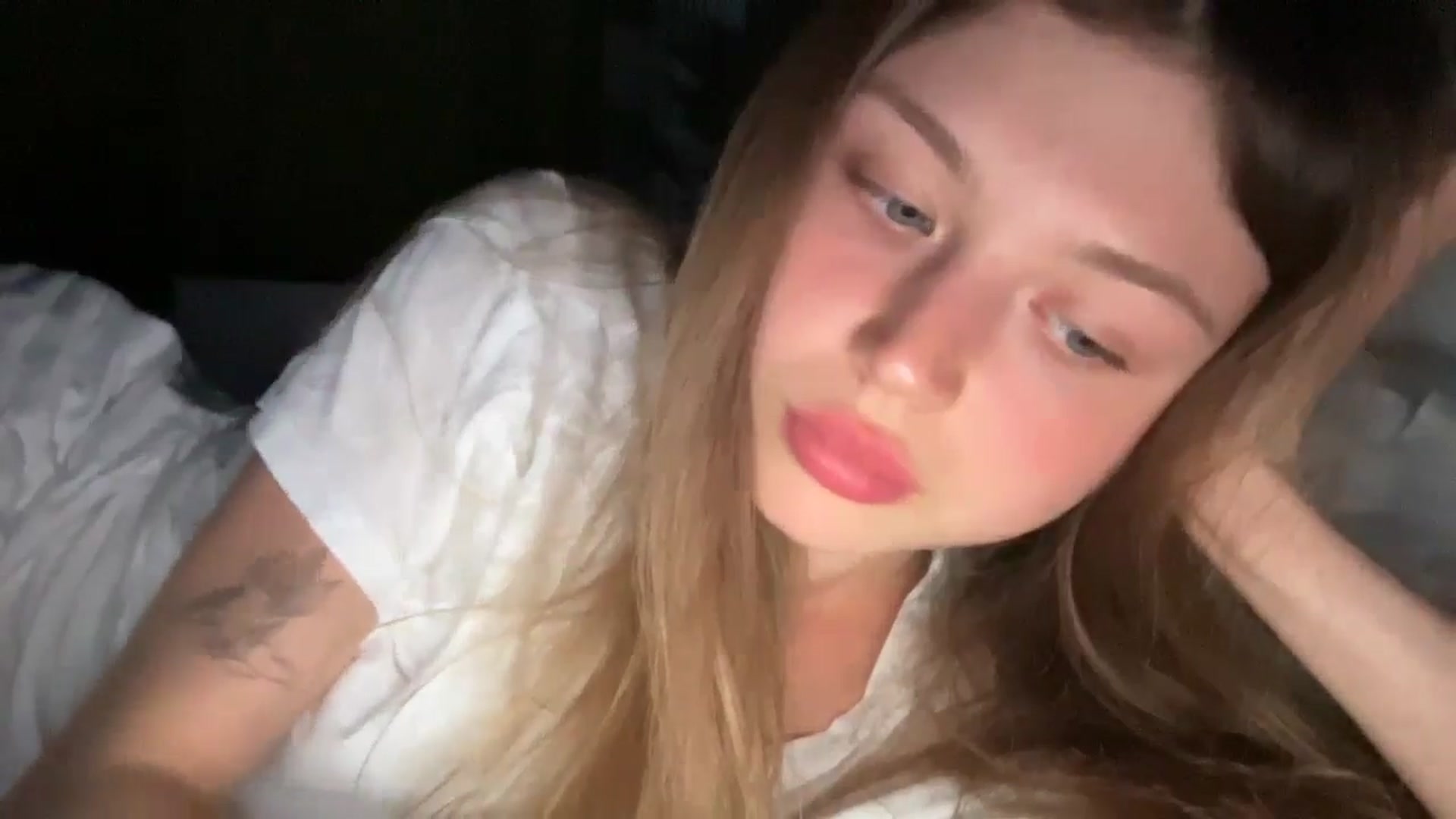 Gallery image thumbnail from Coconut_dream's myfreecams stream on, 08/07/2024, 20:52 image 18 of 20