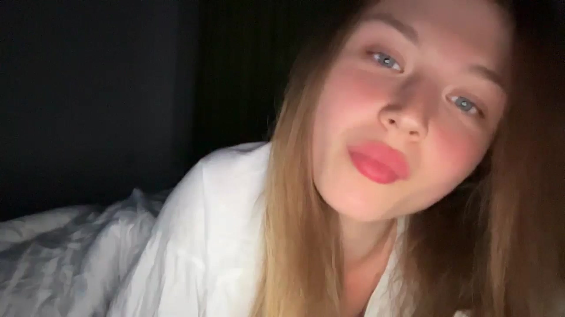 Gallery image thumbnail from Coconut_dream's myfreecams stream on, 08/07/2024, 20:52 image 13 of 20