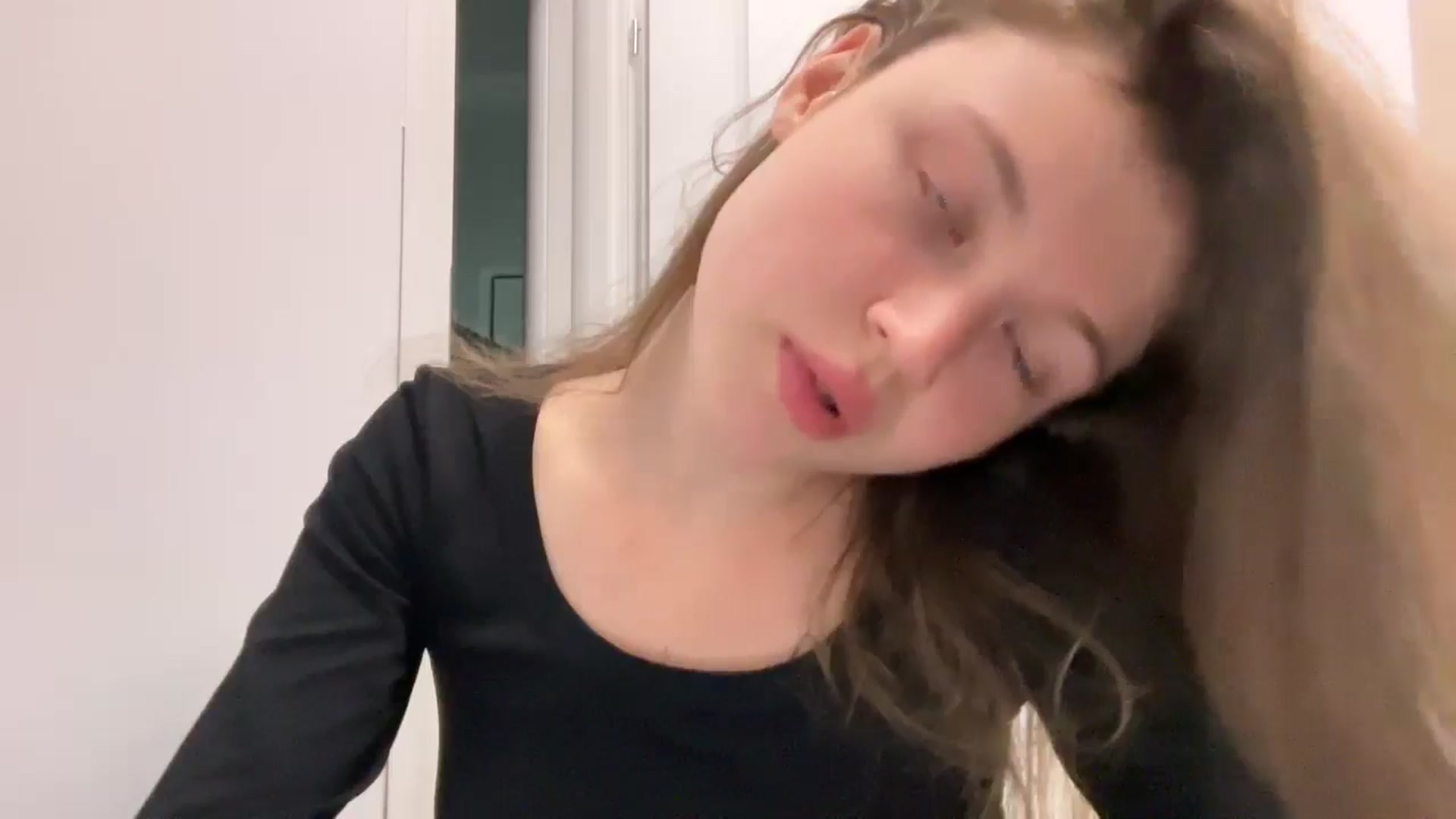 Gallery image thumbnail from Coconut_dream's myfreecams stream on, 08/08/2024, 21:15 image 13 of 20
