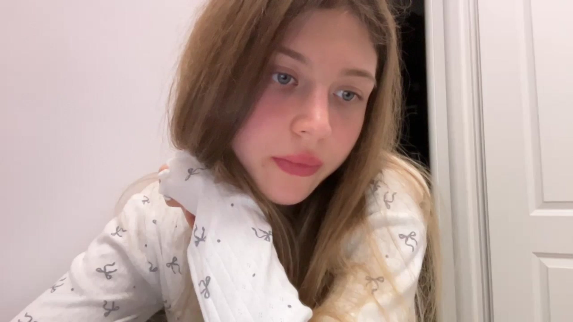 Gallery image thumbnail from Coconut_dream's myfreecams stream on, 08/09/2024, 21:13 image 7 of 20