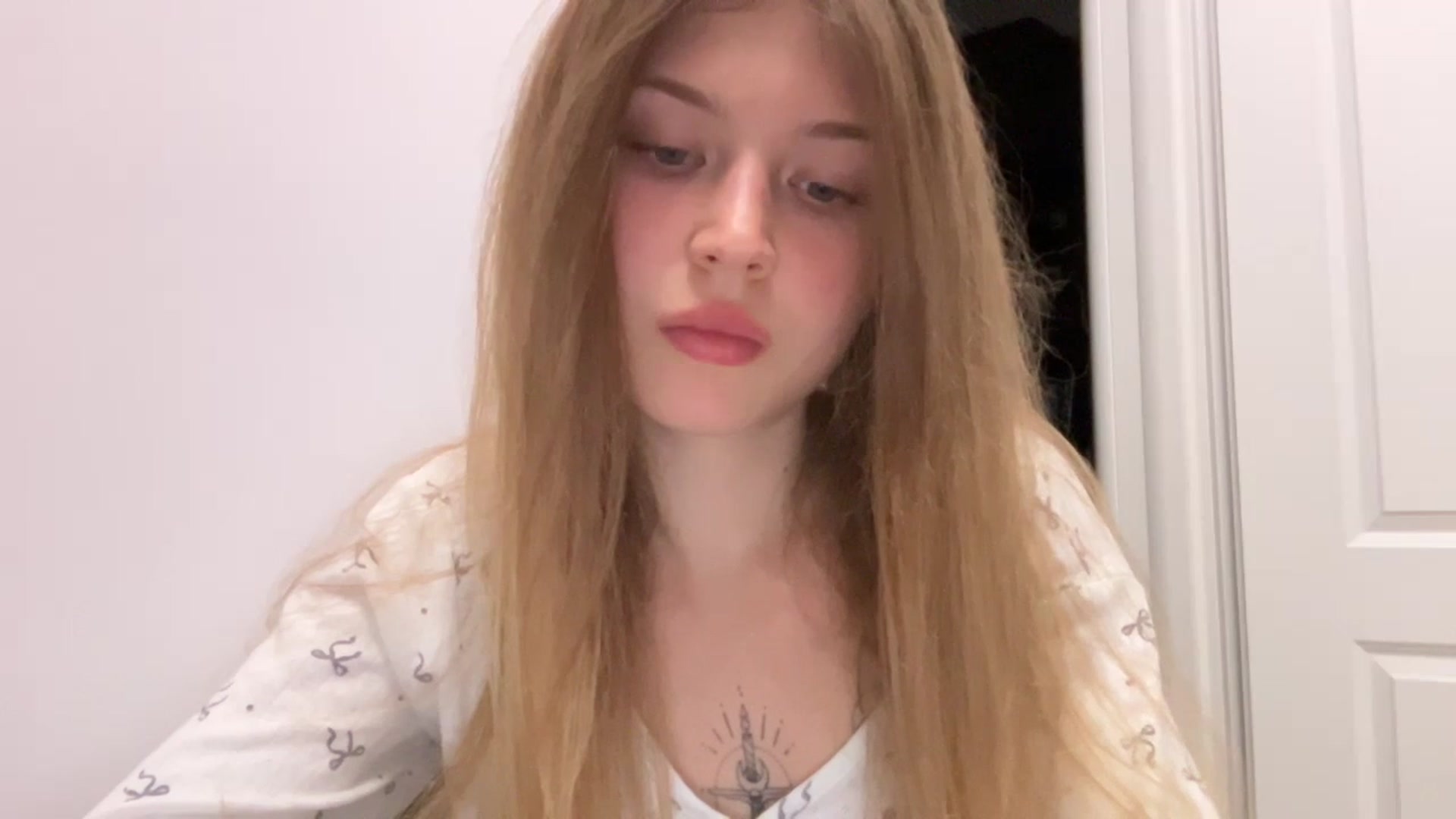 Gallery image thumbnail from Coconut_dream's myfreecams stream on, 08/09/2024, 21:13 image 6 of 20
