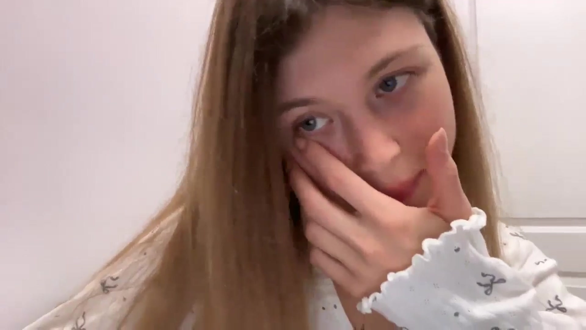 Gallery image thumbnail from Coconut_dream's myfreecams stream on, 08/09/2024, 21:13 image 15 of 20