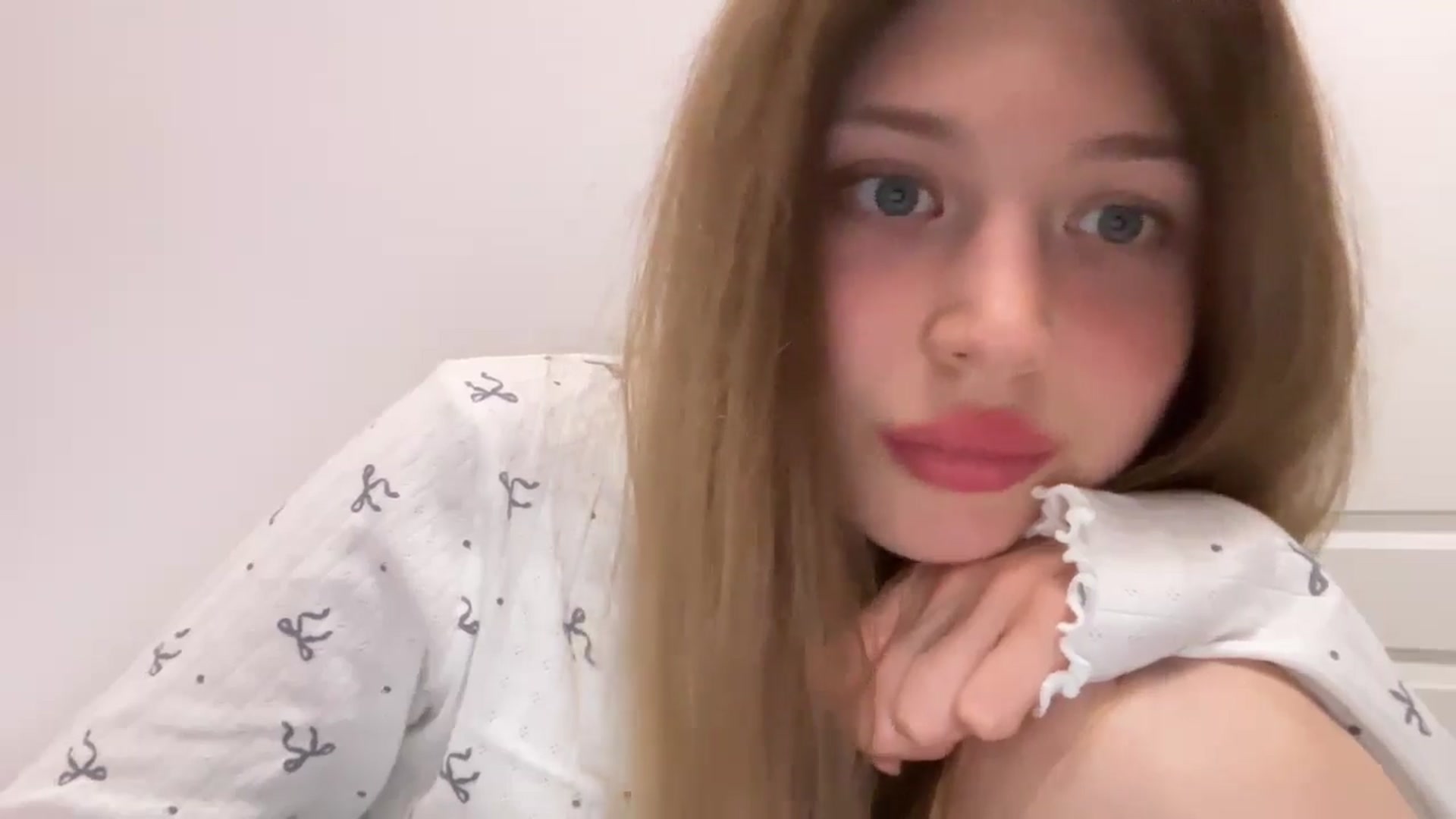 Gallery image thumbnail from Coconut_dream's myfreecams stream on, 08/09/2024, 21:13 image 8 of 20