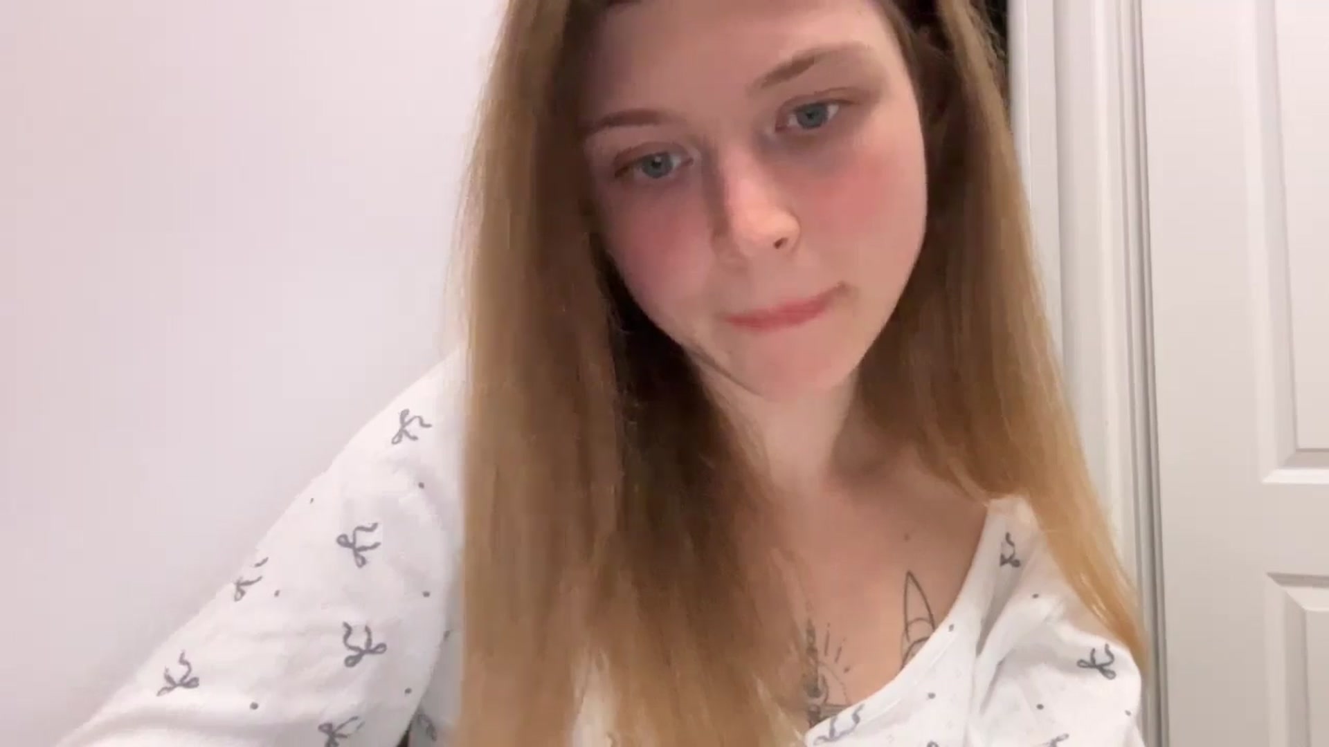 Gallery image thumbnail from Coconut_dream's myfreecams stream on, 08/09/2024, 21:13 image 9 of 20