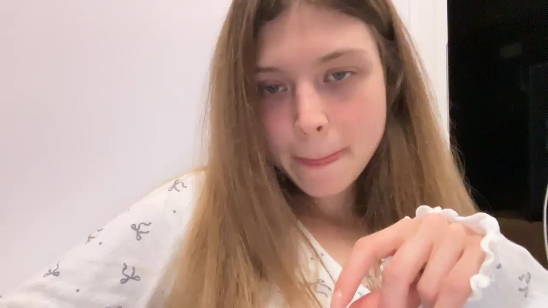Gallery image thumbnail from Coconut_dream's myfreecams stream on, 08/09/2024, 21:13 image 14 of 20
