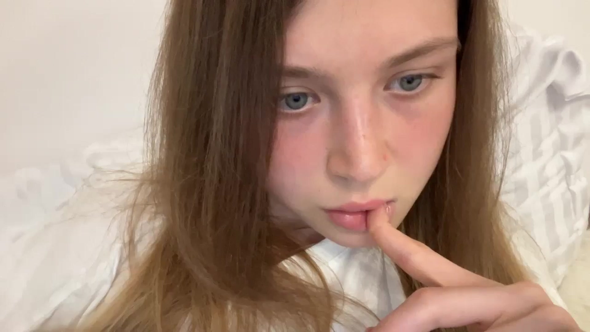 Gallery image thumbnail from Coconut_dream's myfreecams stream on, 08/14/2024, 19:17 image 16 of 20