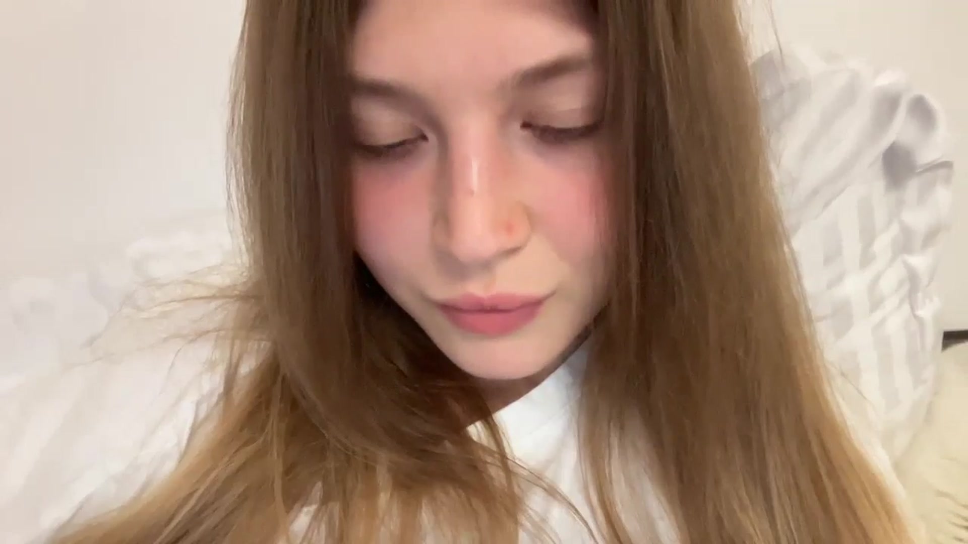 Gallery image thumbnail from Coconut_dream's myfreecams stream on, 08/14/2024, 19:17 image 7 of 20