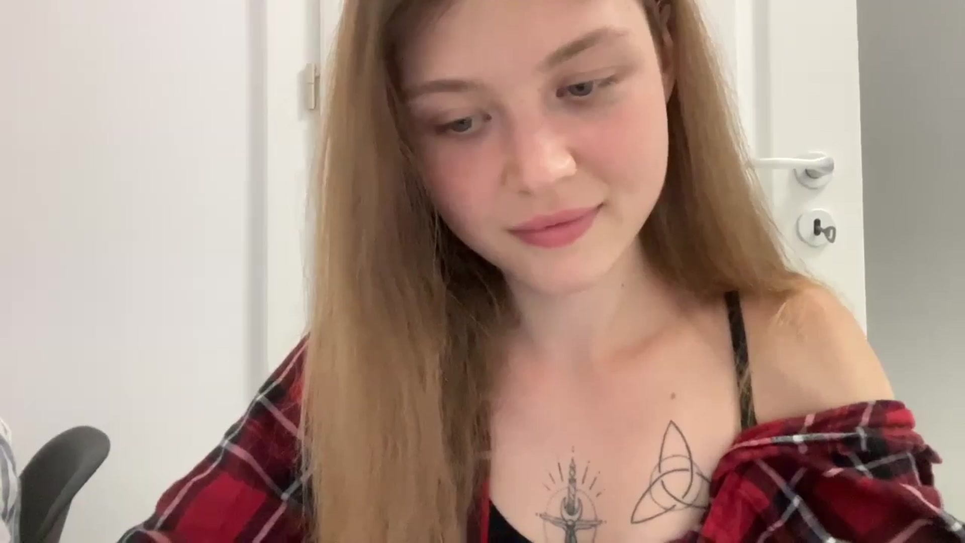 Gallery image thumbnail from Coconut_dream's myfreecams stream on, 08/17/2024, 16:56 image 18 of 20