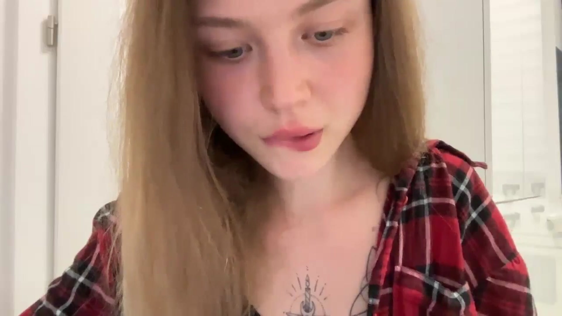Gallery image thumbnail from Coconut_dream's myfreecams stream on, 08/17/2024, 17:39 image 15 of 20