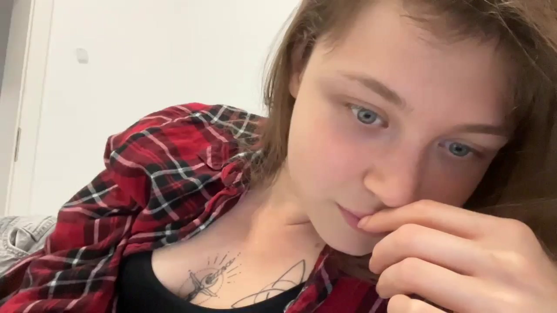 Gallery image thumbnail from Coconut_dream's myfreecams stream on, 08/17/2024, 20:49 image 8 of 20