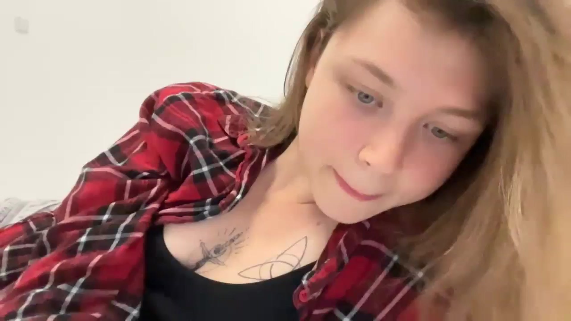 Gallery image thumbnail from Coconut_dream's myfreecams stream on, 08/17/2024, 20:49 image 4 of 20