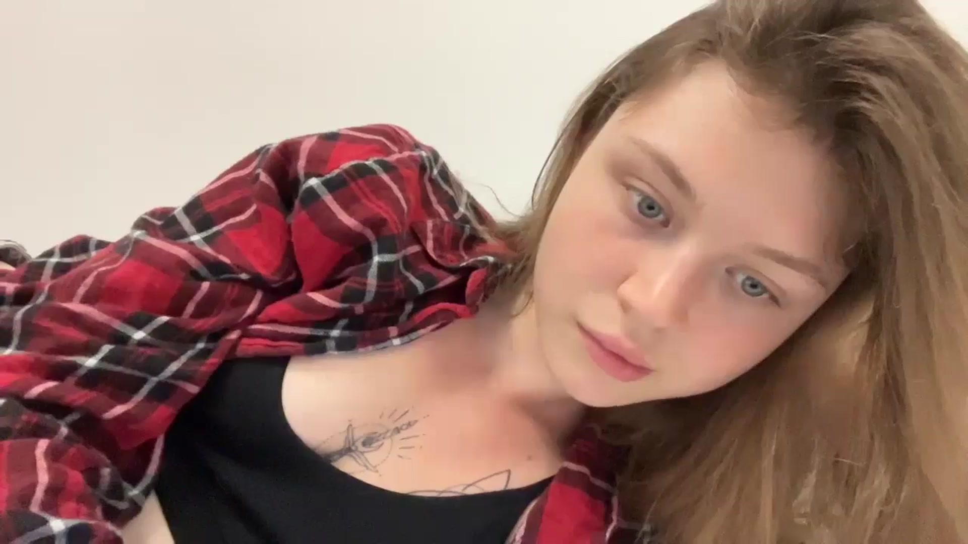 Gallery image thumbnail from Coconut_dream's myfreecams stream on, 08/17/2024, 20:49 image 6 of 20